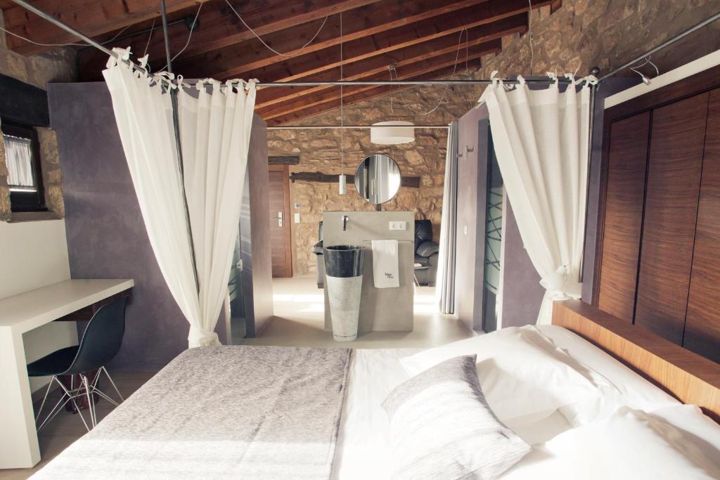 Hotel Restaurante Masia La Torre Mora de Rubielos Rom bilde
